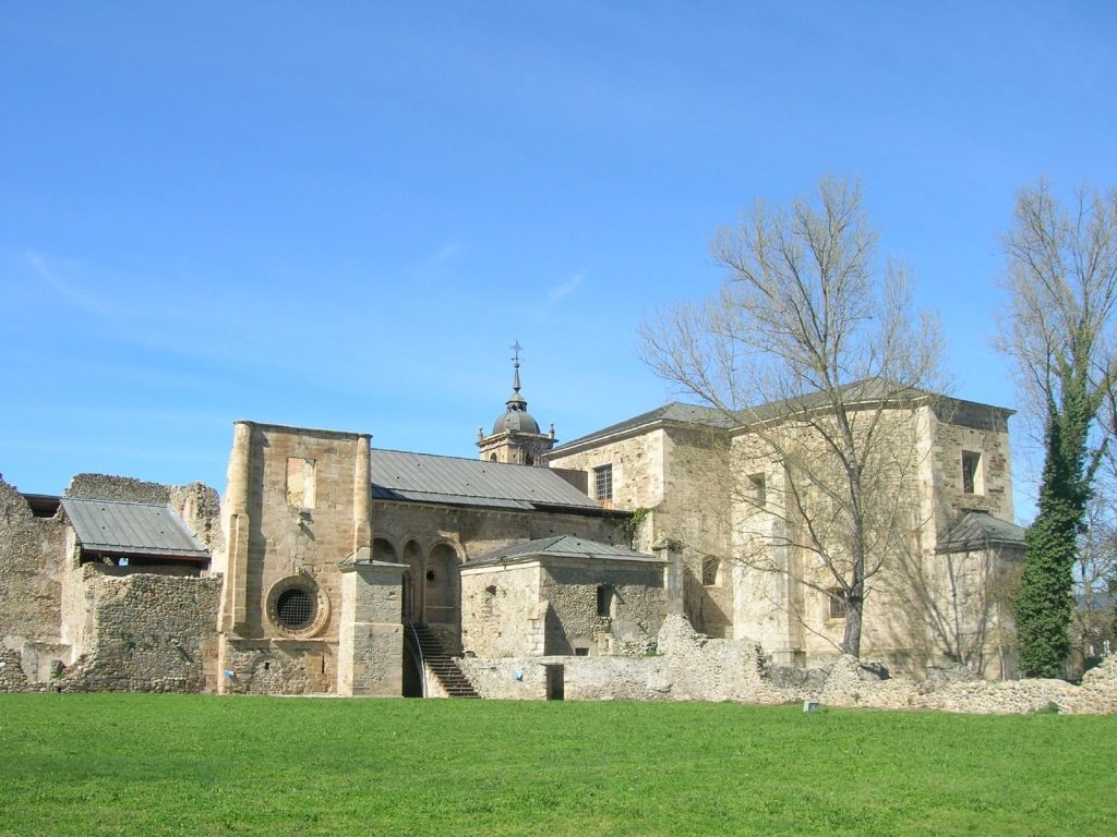Monastery of Carracedo: A Medieval Benedictine and Cistercian Abbey in Spain 1 Monastery of Carracedo