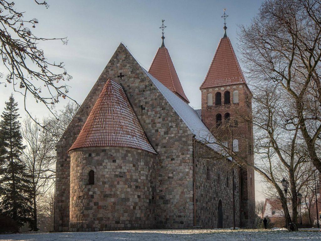 Church of the Name of Blessed Virgin Mary in Inowrocław: A Romanesque Parish Church 1 Church of the Name of Blessed Virgin Mary in Inowrocław