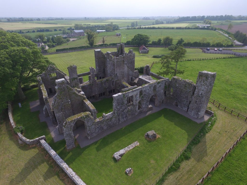 Bective Abbey: A Cistercian Monastery in Ireland 1 Bective Abbey