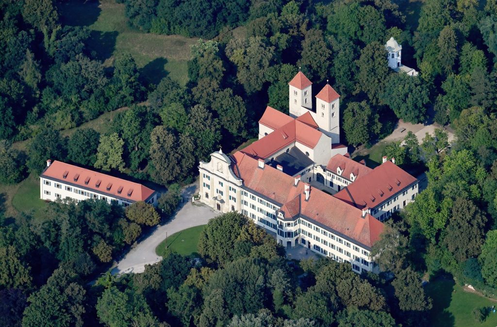 Prüfening Abbey: A Benedictine Monastery and Later Castle in Regensburg 1 Prüfening Abbey