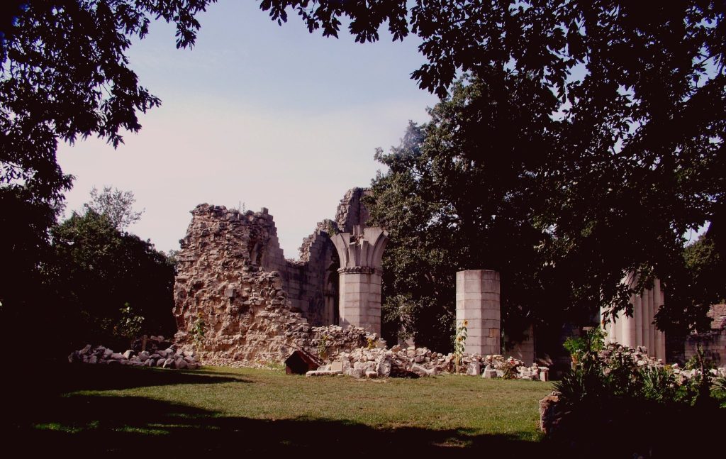 Benedictine abbey in Vértesszentkereszt