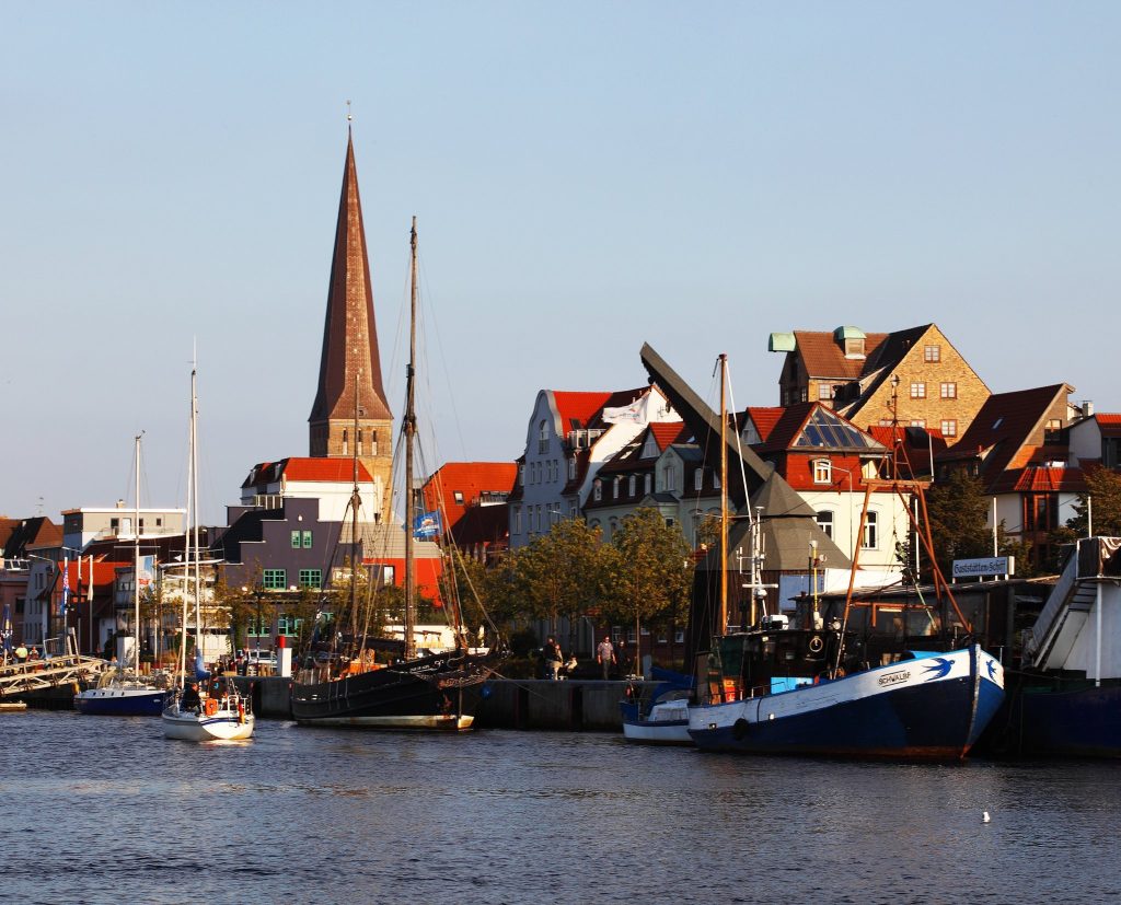 St. Peter's Church: Rostock's Historic Lutheran Landmark 2 St. Peter's Church