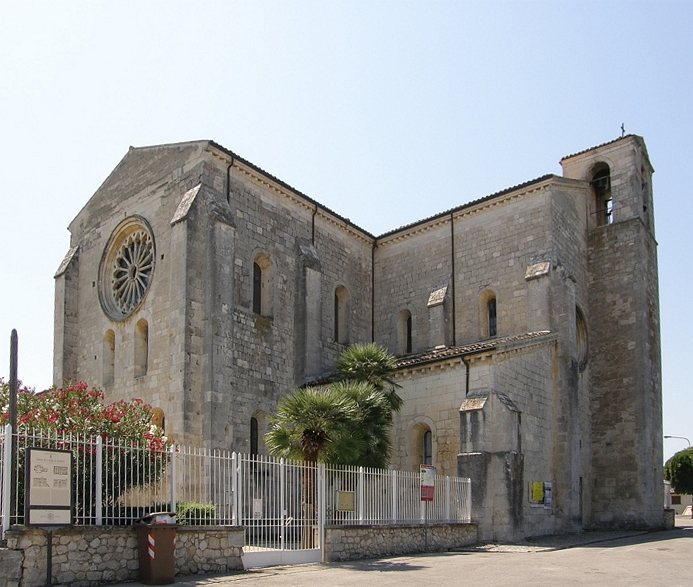 Santa Maria Arabona: A Former Cistercian Abbey in Italy