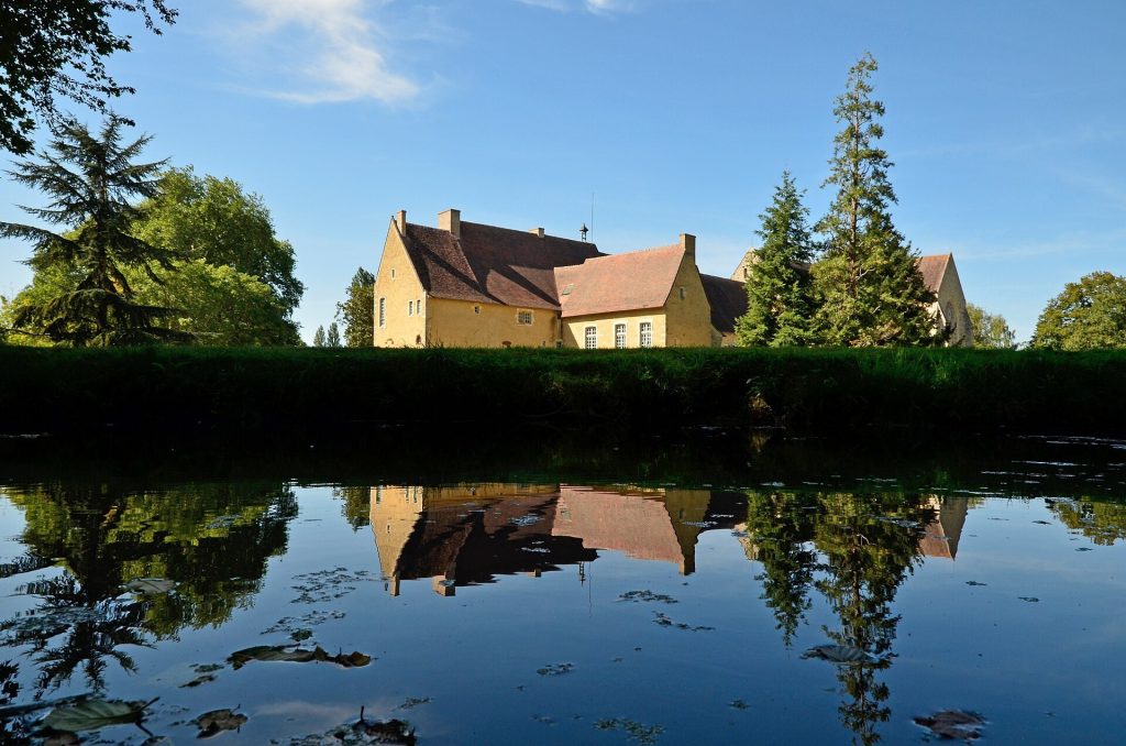 Royal Abbey of l'Epau: A Cistercian Monastic Foundation in France 4 Royal abbey of l'Epau
