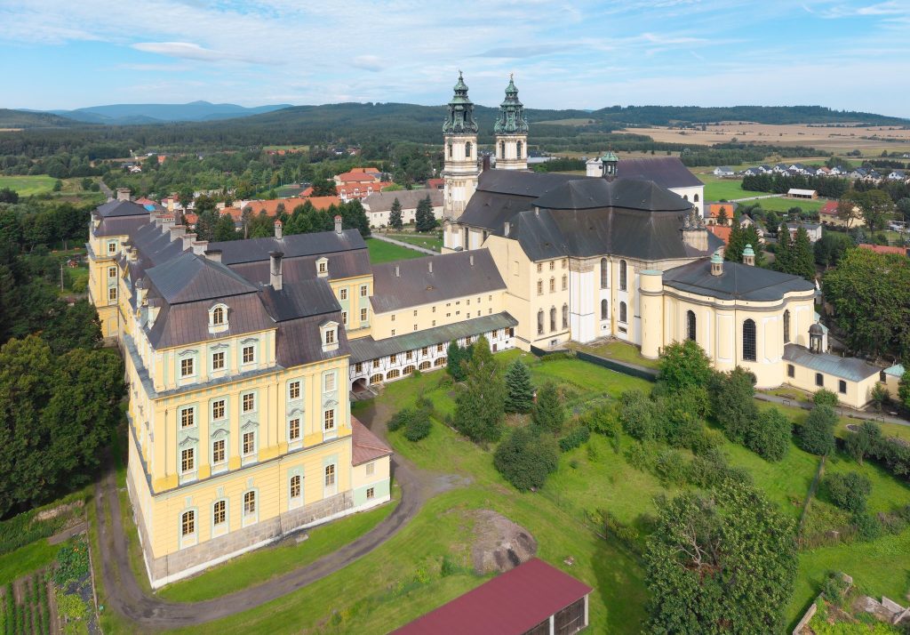 Krzeszów Abbey: A Baroque Cistercian Monastic Complex in Poland 1 Krzeszów Abbey