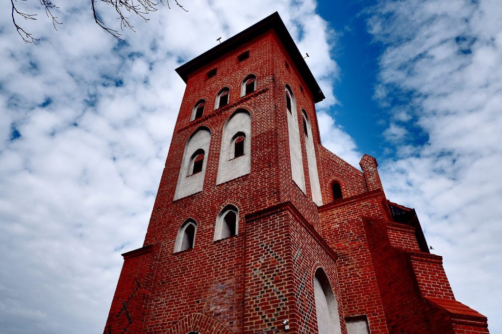 Arnau Church: A Brick Gothic Church in Russia 4 Arnau Church