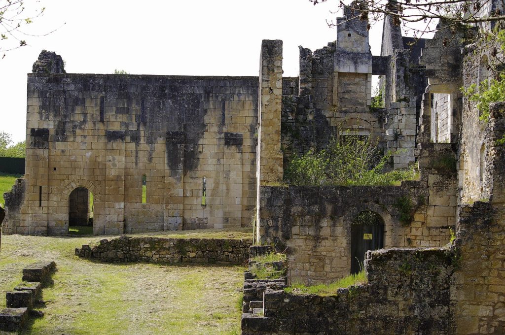 Abbaye de Boschaud: A Former Cistercian Abbey in Villars, France 2 Abbaye de Boschaud (Villars, Dordogne, France)