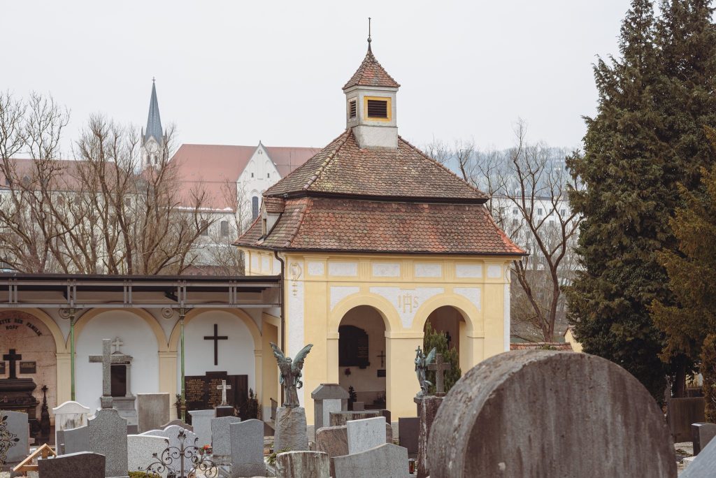 Abbey of St. Nikola in Passau: An Augustinian Provostry 1 Abbey of St. Nikola in Passau
