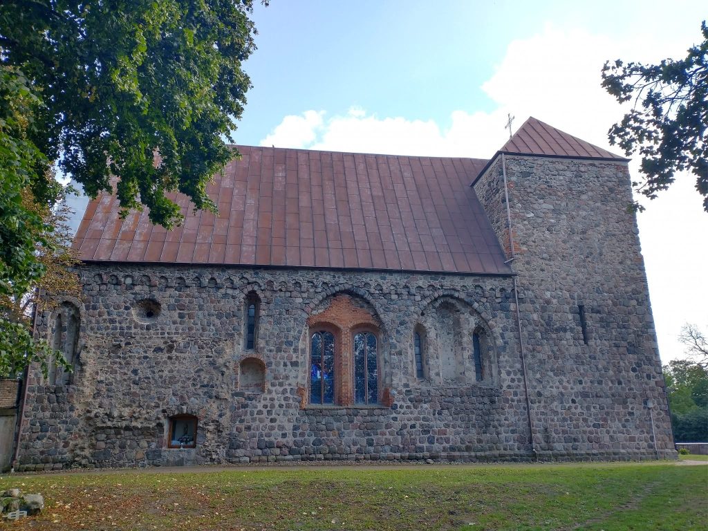 Church of the Nativity of the Virgin Mary in Smolnica: A Medieval Parish Church in Poland 3 Church of the Nativity of the Virgin Mary in Smolnica