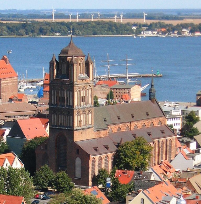 St.-Jakobi-Kirche (Stralsund): A Brick Gothic Parish Church in Germany