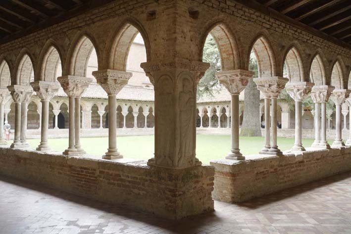 Moissac Abbey: A Romanesque and Gothic Benedictine Monastery in France 3 Moissac Abbey