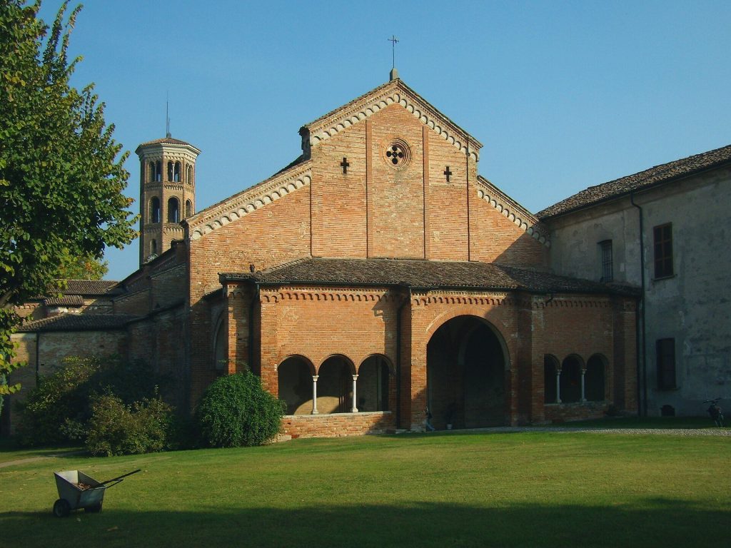 Cerreto Abbey: A Former Benedictine and Cistercian Monastery in Italy 1 Cerreto Abbey