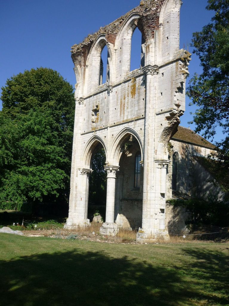 Fontainejean Abbey: A Cistercian Monastery and Courtenay Burial Place in France