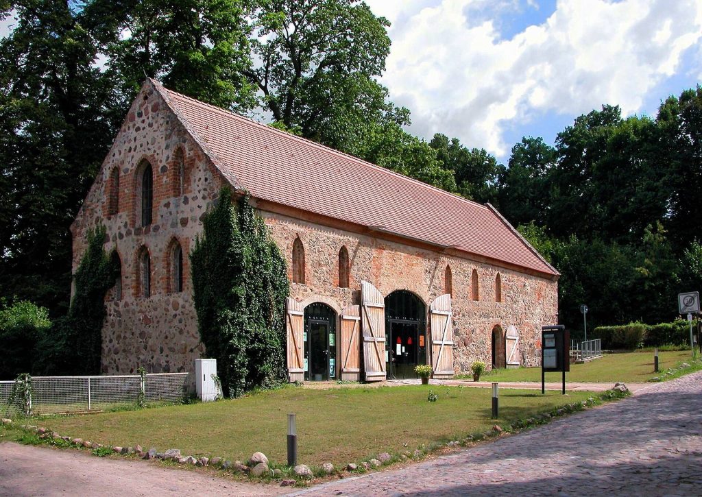 Zehdenick Abbey: A Medieval Cistercian Nunnery in Germany 1 Zehdenick Abbey