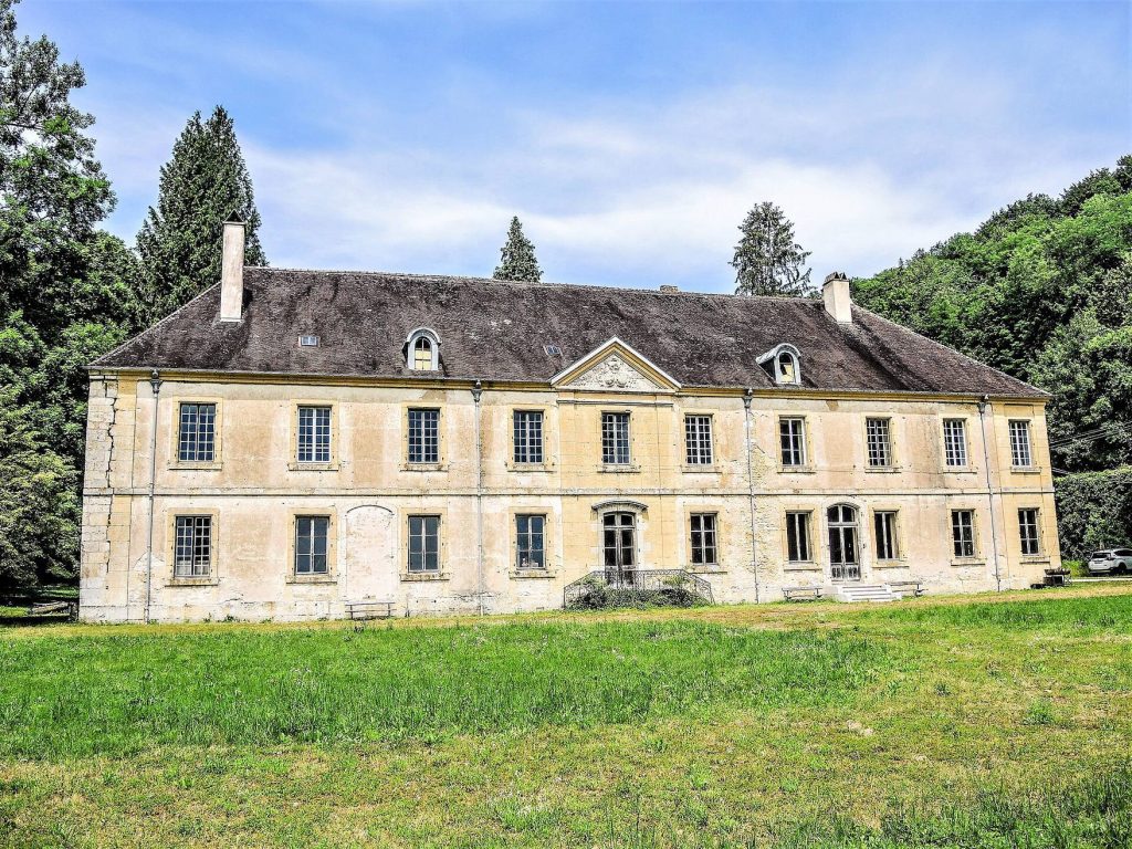 Bellevaux Abbey: A Cistercian Monastery in France 1 Bellevaux Abbey