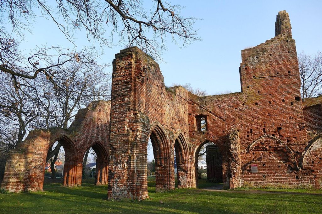 Eldena Abbey: A Cistercian Monastery and Brick Gothic Ruin in Greifswald 1 Eldena Abbey