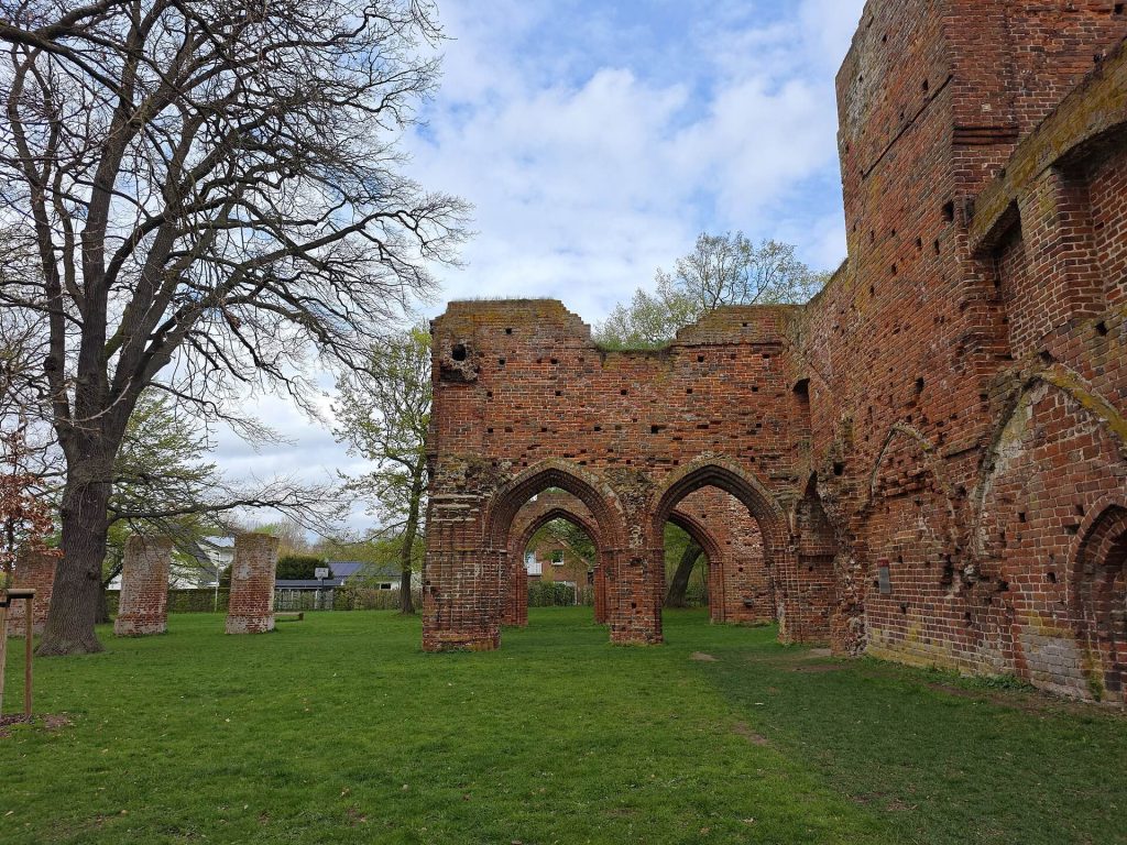 Eldena Abbey: A Cistercian Monastery and Brick Gothic Ruin in Greifswald 2 Eldena Abbey