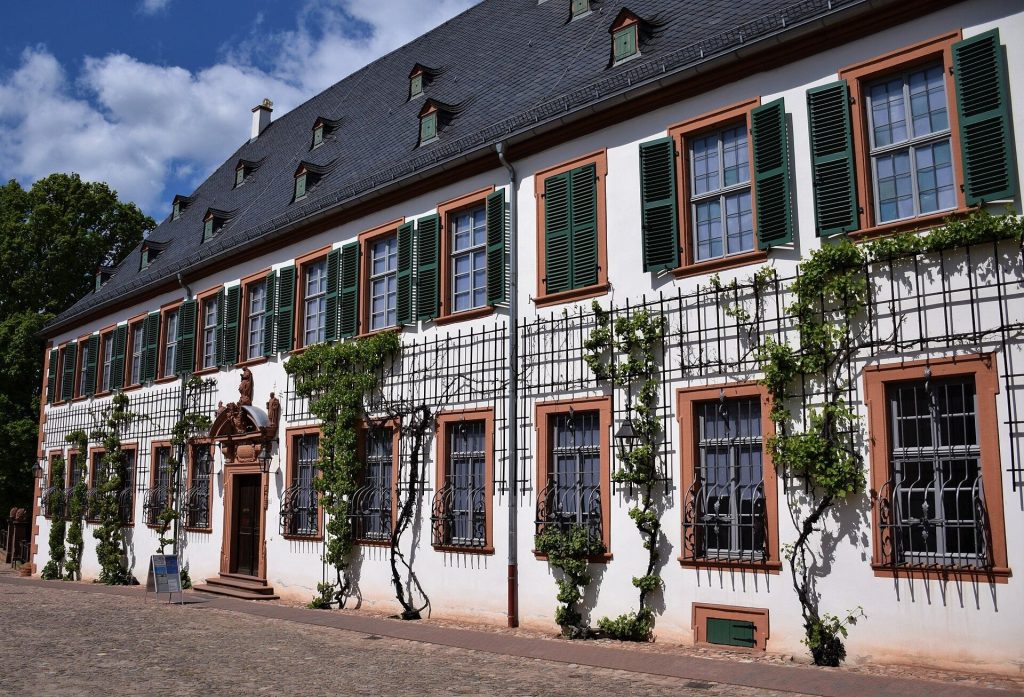 Seligenstadt Abbey: A Benedictine Monastery in Germany 3 Seligenstadt Abbey