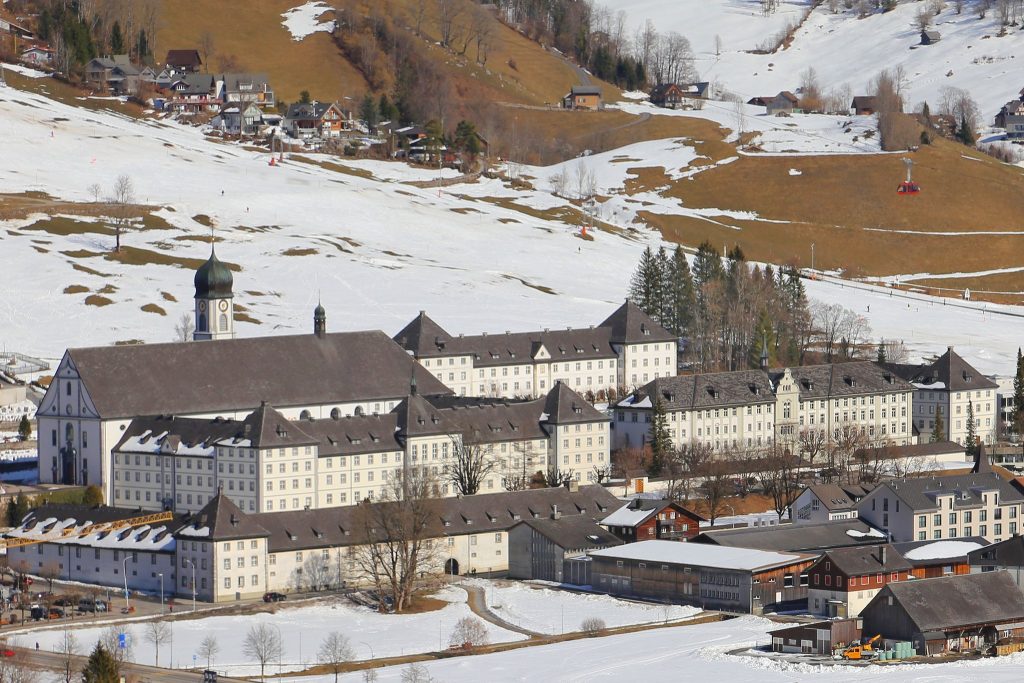 Engelberg Abbey: A Benedictine Monastery and Baroque Complex in Switzerland 1 Engelberg Abbey