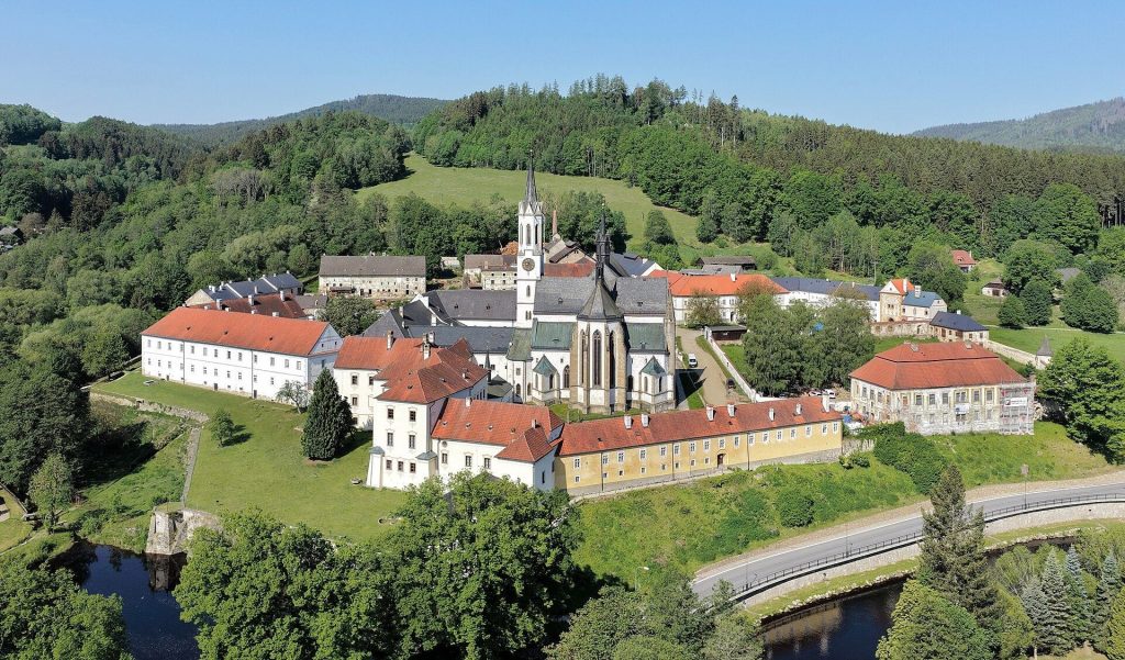Vyšší Brod Cistercian Abbey: A Gothic Monastery in Czechia 1 Vyšší Brod Cistercian Abbey