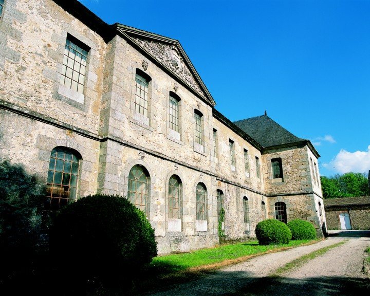 Abbaye de Fontaine-Daniel: A Cistercian Abbey and Industrial Complex in France 1 Abbaye de Fontaine-Daniel