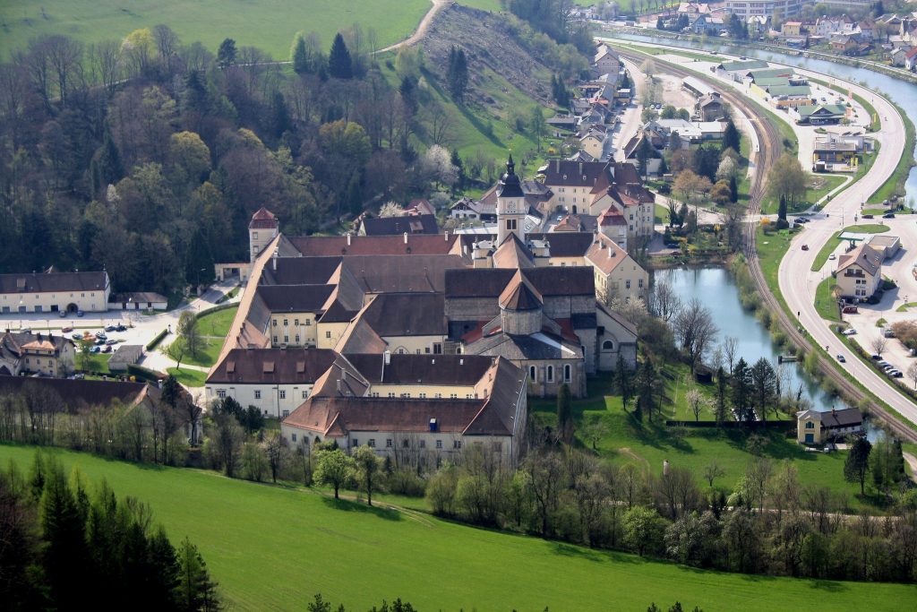 Lilienfeld Abbey: A Cistercian Monastery in Austria 1 Lilienfeld Abbey