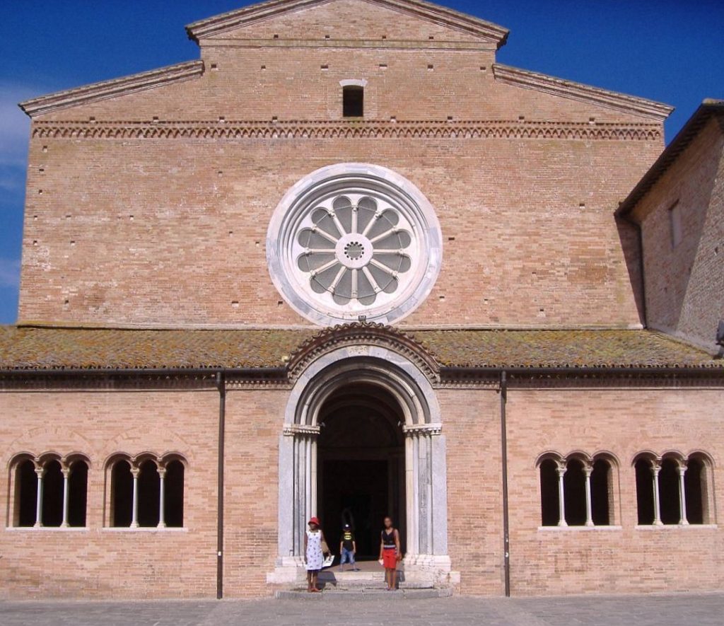 Chiaravalle Abbey, Fiastra: A Cistercian Monastic Complex in Italy 1 Chiaravalle Abbey, Fiastra