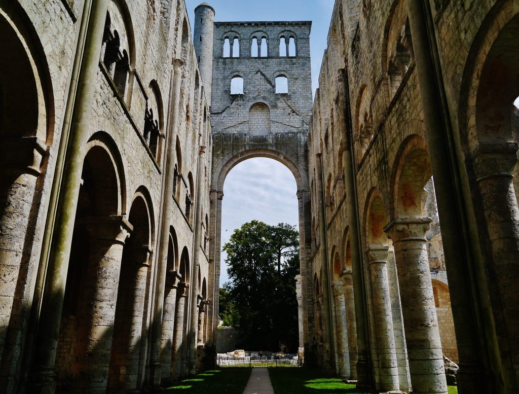 Royal Saint-Peter's Abbey of Jumièges: A Norman Monastic Centre in France 1 Royal Saint-Peter's abbey of Jumièges