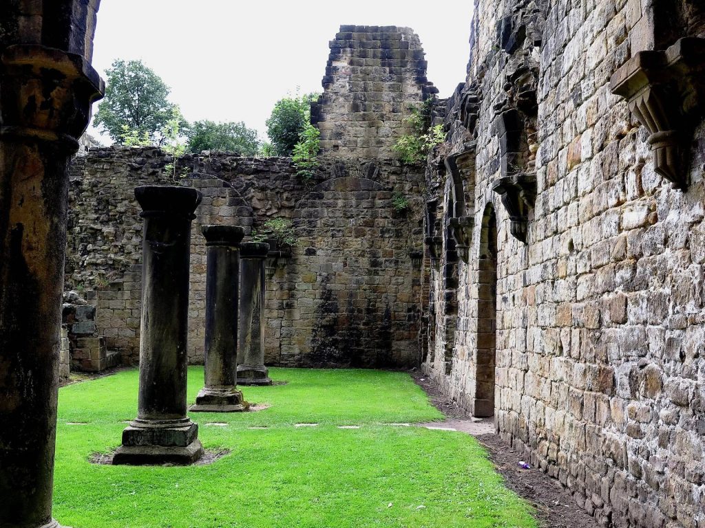 Kirkstall Abbey: A Cistercian Monastery in Leeds 1 Kirkstall Abbey