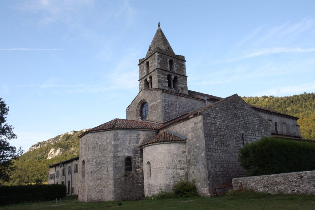 Abbaye de Léoncel: A Former Cistercian Abbey in France 1 Abbaye de Léoncel