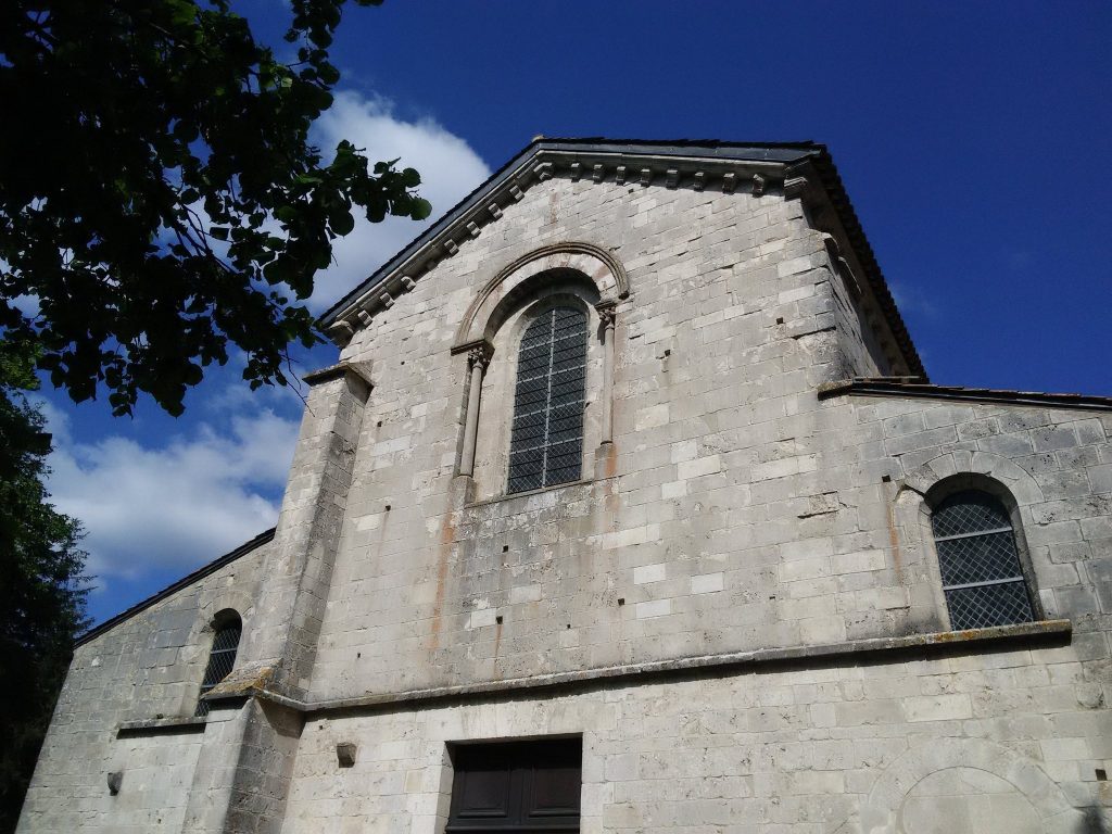 Abbaye de Léoncel: A Former Cistercian Abbey in France 2 Abbaye de Léoncel