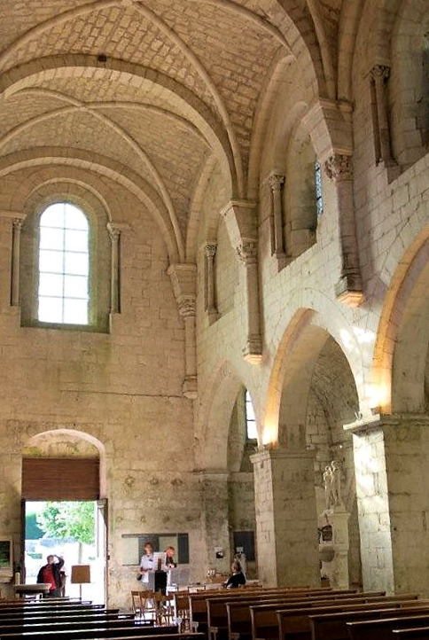 Abbaye de Léoncel: A Former Cistercian Abbey in France 3 Abbaye de Léoncel