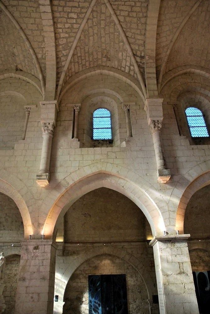 Abbaye de Léoncel: A Former Cistercian Abbey in France 4 Abbaye de Léoncel