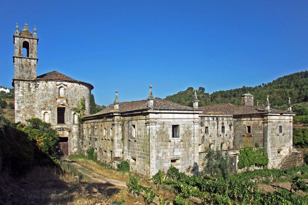 Monastery of Santa Maria de Maceira Dão: A Portuguese Cistercian Monastery 1 Monastery of Santa Maria de Maceira Dão
