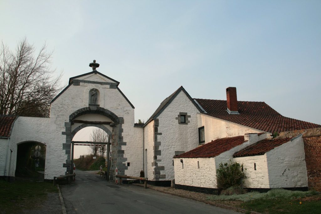 Lobbes Abbey: A Benedictine Monastery in Belgium 1 Lobbes Abbey