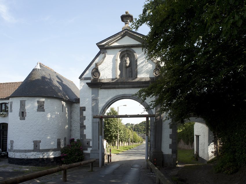 Lobbes Abbey: A Benedictine Monastery in Belgium 2 Lobbes Abbey