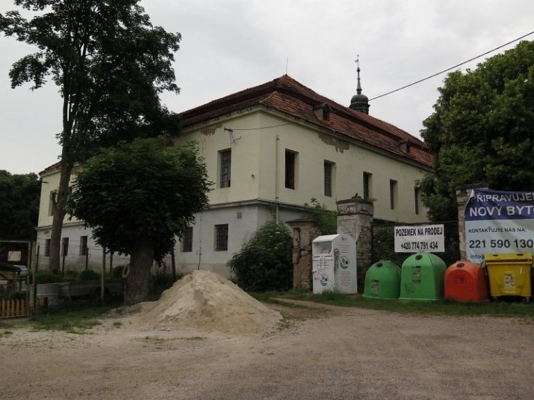 Tmaň Castle: A Renaissance Castle in Czechia