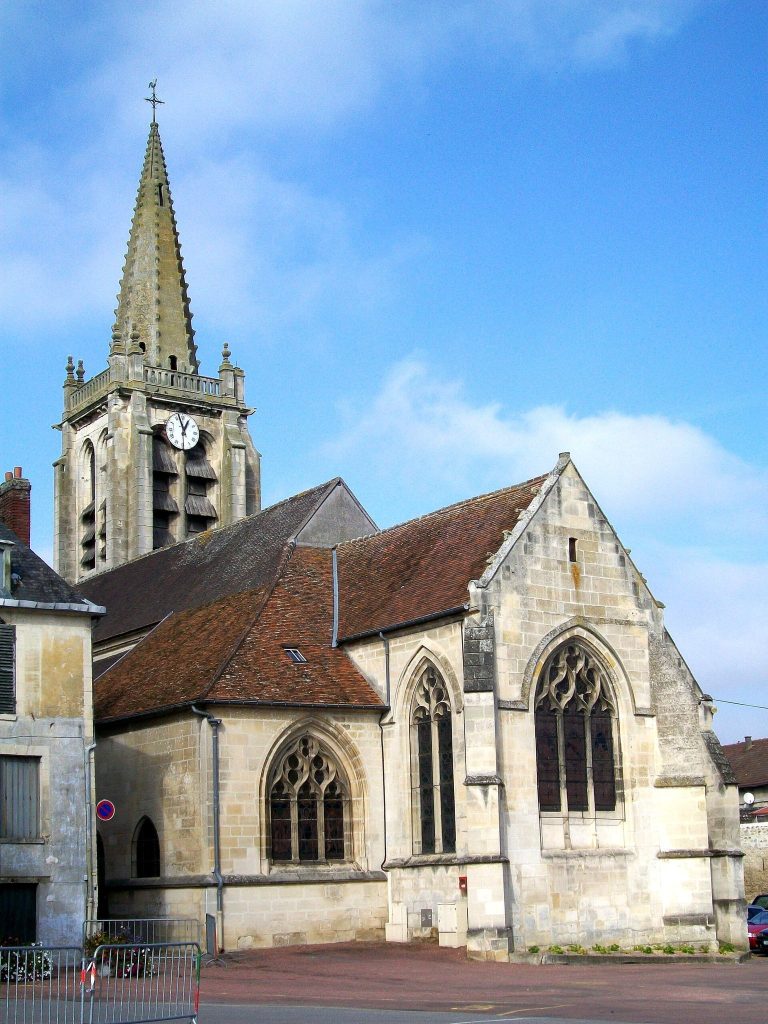 Église Saint-Honoré de Verneuil-en-Halatte: A Historic Parish Church in France 1 Église Saint-Honoré de Verneuil-en-Halatte