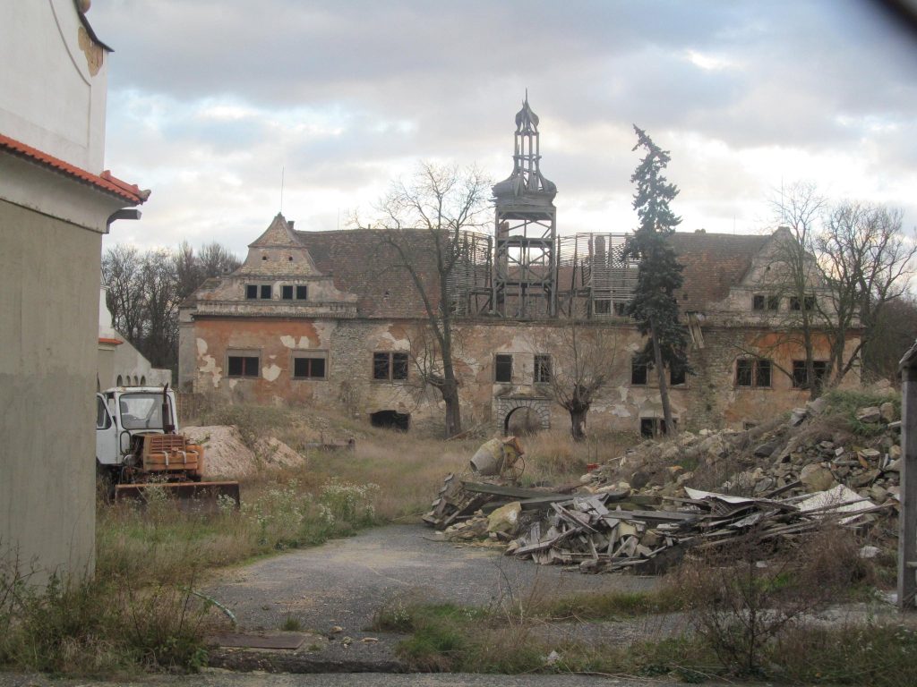 Vršovice Castle: An Estate and Administrative Seat in Czechia 5 Vršovice Castle