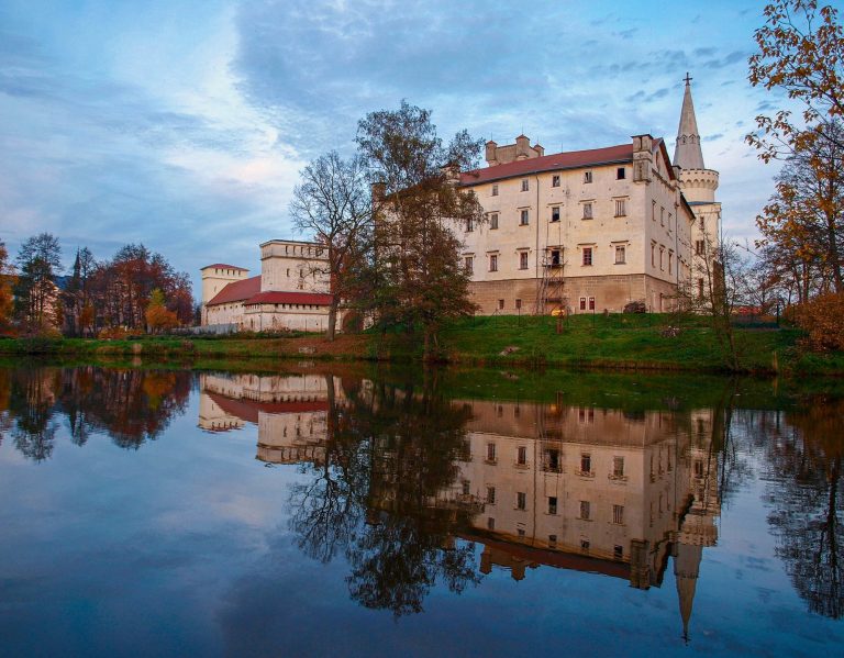 Castle Bor: A Medieval Castle and Late-Gothic Residence