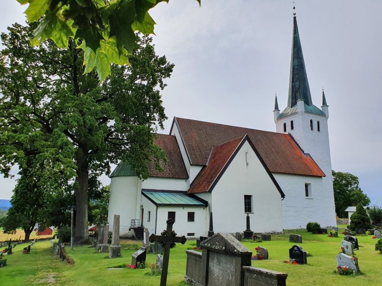 Norderhov Church: A Medieval Parish Church in Norway