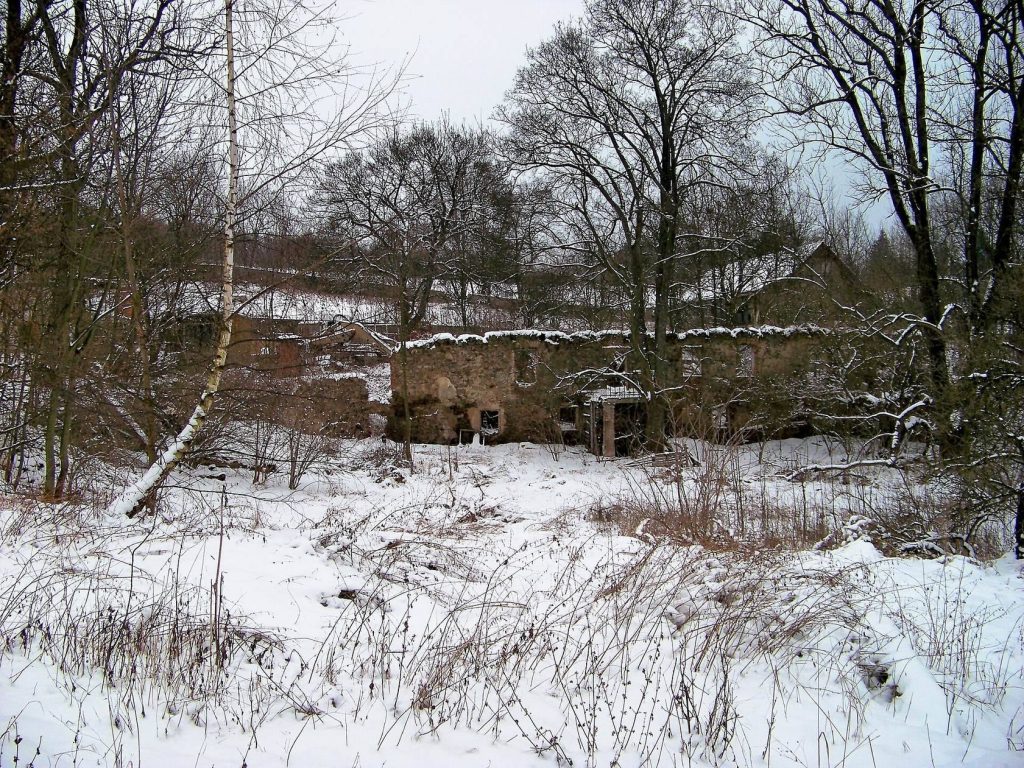 Včelní Hrádek: A Chateau and Former Fortress Site in Czechia 1 Včelní Hrádek