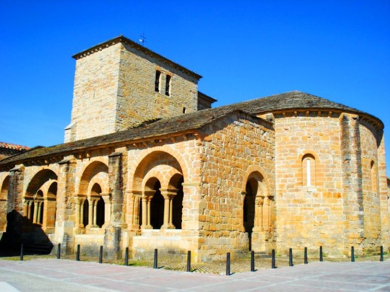 Church of Nuestra Señora de la Purificación: A Romanesque-Gothic Church in Navarra