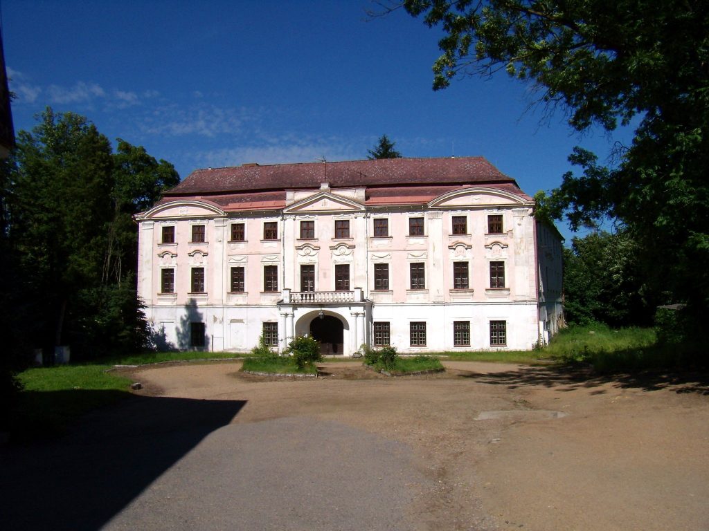 Zvíkovec Château: A Baroque and Neoclassical Aristocratic Residence in Czechia 1 zámek Zvíkovec