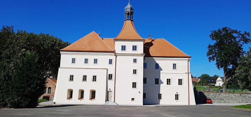 Mirošovice Castle: A Late-Gothic and Renaissance Residence in Czechia 1 Mirošovice Castle
