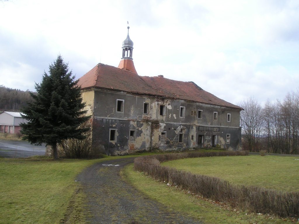 Mirošovice Castle: A Late-Gothic and Renaissance Residence in Czechia 2 Mirošovice Castle