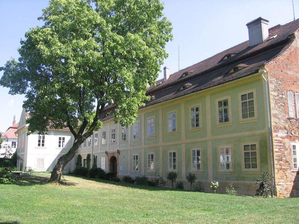 Luhov Chateau