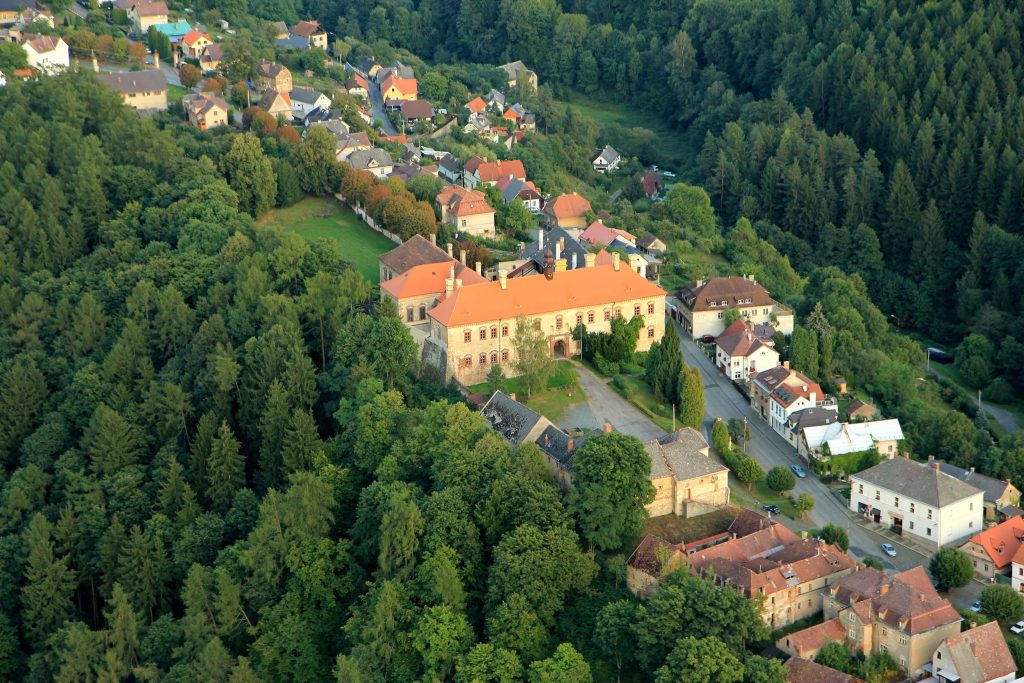 Rataje nad Sázavou Castle: A Medieval Castle and Renaissance-Baroque Chateau in Czechia 1 Rataje nad Sázavou Castle