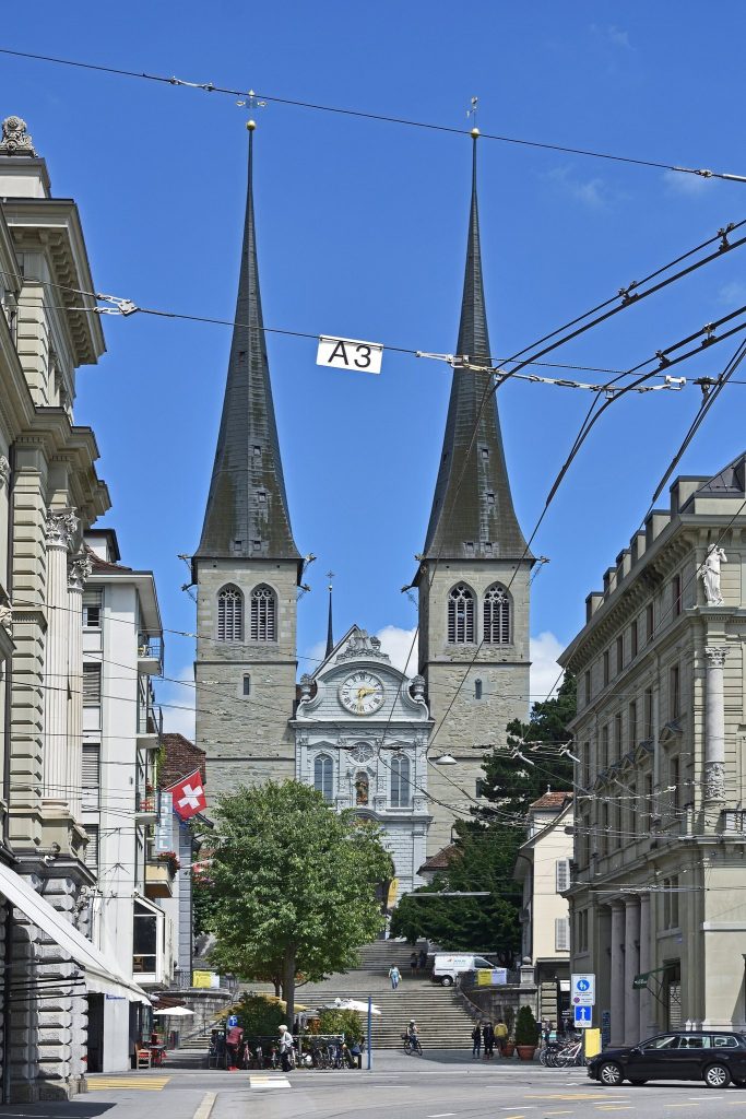 Church of St. Leodegar: Lucerne’s Collegiate and Parish Church 3 Church of St. Leodegar