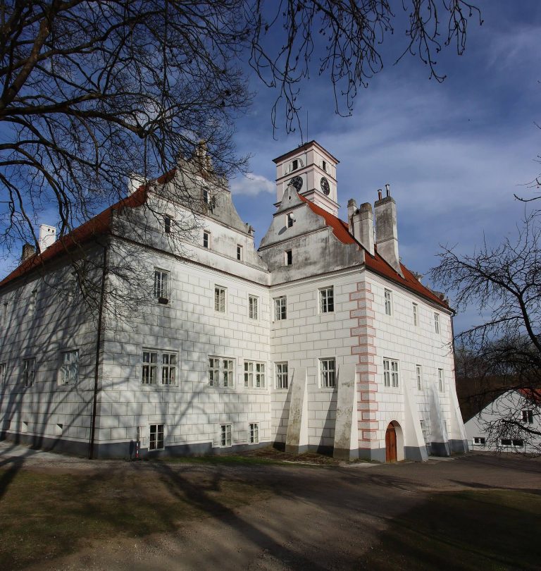 Žichovice Castle: A Renaissance Fortress and Baroque Chateau in Czechia